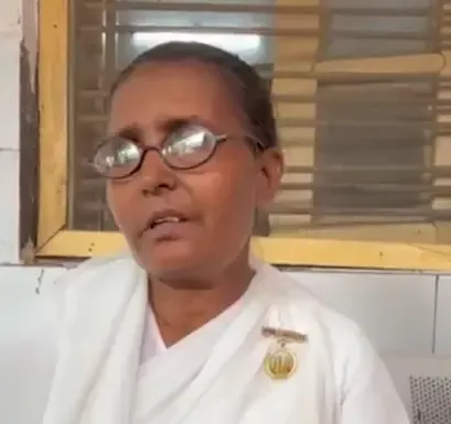 आजमगढ़ हत्याकांड: मृतका की मां रसा सिंह का आरोप — ससुराल वाले बेटी को करते थे परेशान