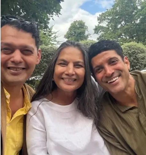 क्या शबाना आजमी ने अपने 'दो अनमोल रतन' से फैंस को मिलवाया?