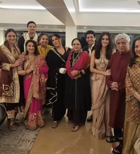 'मेरी गर्ल गैंग साथ होती है तो कोई भी पल बोरिंग नहीं होता', वीडियो पोस्ट कर बोलीं शबाना आजमी