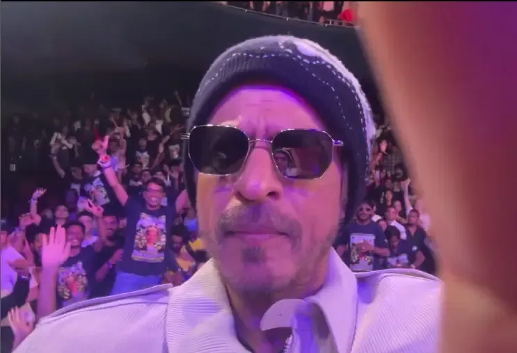 Did Shah Rukh Khan's 60th Birthday Fan Meet Turn Chaotic?