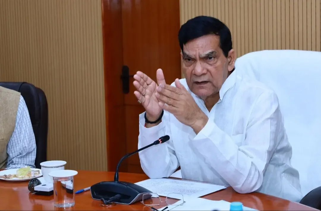 शहरों में लघु उद्योगों को नई दिशा, मंत्री एके शर्मा ने अधिकारियों को दी सख्त हिदायत