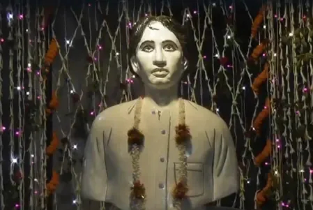 शहीद खुदीराम बोस के शहादत दिवस पर जेल में श्रद्धांजलि, गांव की मिट्टी लेकर मिदनापुर से पहुंचे लोग