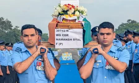 शहीद नमांश को श्रद्धांजलि देने के लिए यूएस के पायलट ने रद्द किया शो, क्रैश के बाद भी आयोजन पर जताई हैरानी