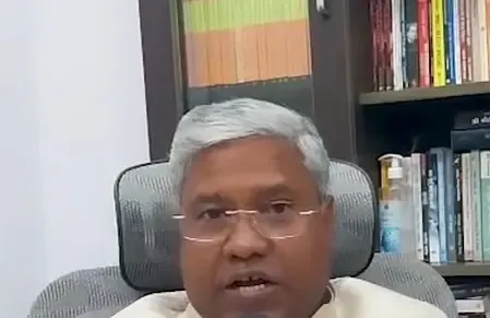 शकील अहमद राजनीति के बहुत मंझे हुए खिलाड़ी हैं : संतोष कुमार सुमन 
