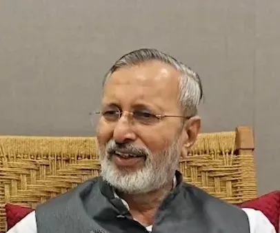 प्रकाश जावड़ेकर: शांतिपूर्ण प्रदर्शन लोकतंत्र का अधिकार, हिंसा बर्दाश्त नहीं — संवाद से निकलेगा हल