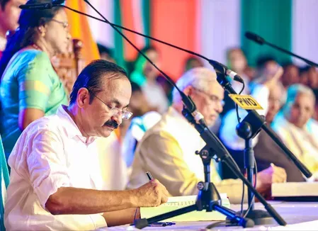 केरल में 10 साल बाद UDF की वापसी: CM वी.डी. सतीशन ने ली शपथ, पहली कैबिनेट बैठक संपन्न