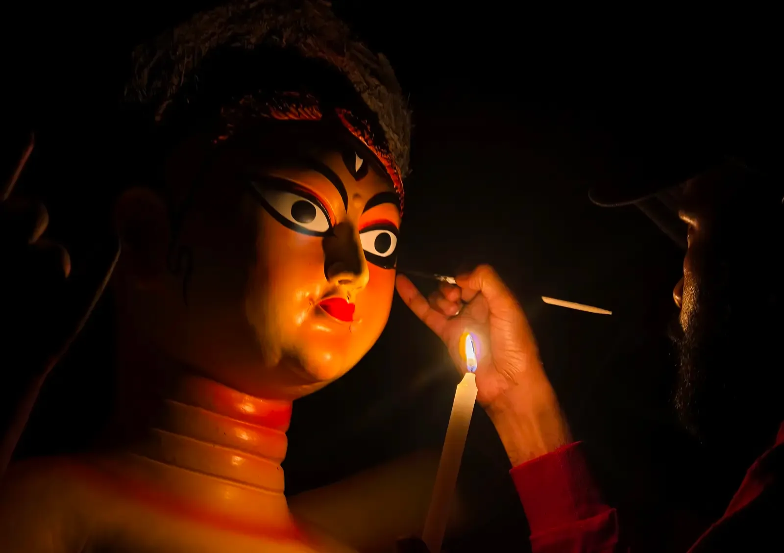 मां दुर्गा की मूर्ति कैसे बनती है: गंगा माटी, चक्षुदान और इको-फ्रेंडली परंपरा का रहस्य