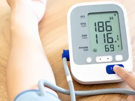 शरीर में बीमारियों का 'जनक' हाई बीपी, छोटी-छोटी बातों का रखना होगा ध्यान