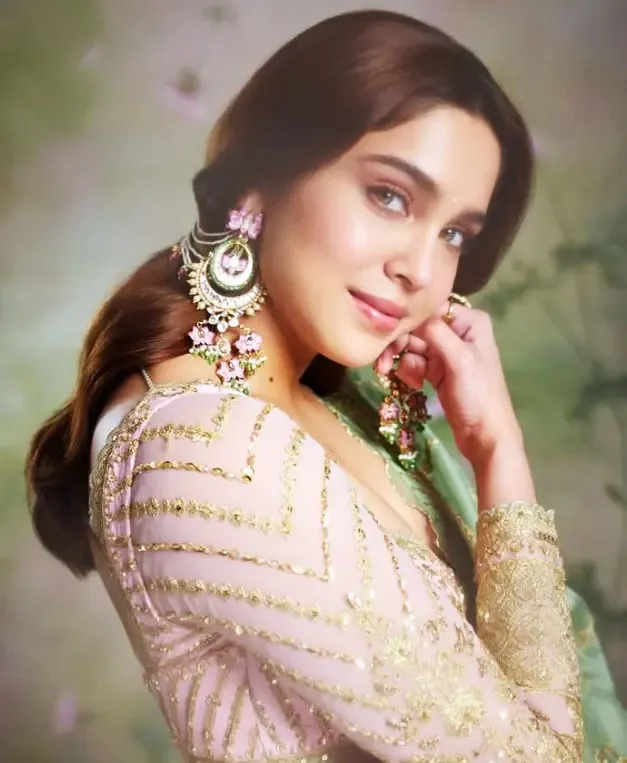Sharvari on 'Jhumka Patola': How Sooraj Barjatya reshaped her dance craft