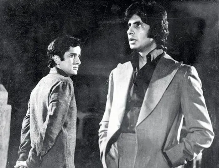 क्या शशि कपूर ने थिएटर से शुरू होकर अमिताभ बच्चन के साथ बॉलीवुड में धमाल मचाया?