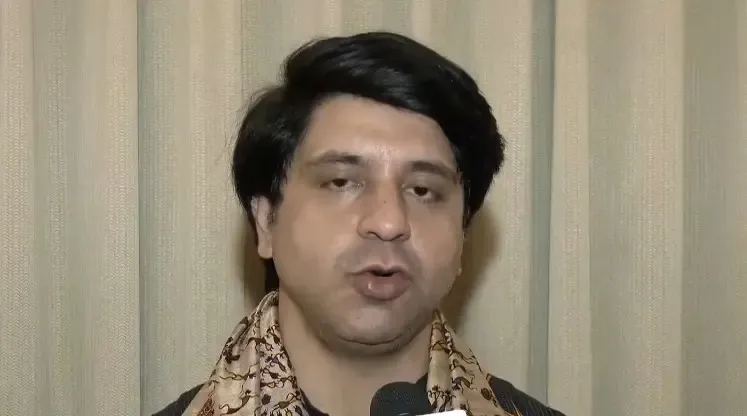 क्या शशि थरूर का भाई-भतीजावाद वाला लेख साहसिक कार्य है?