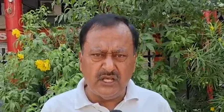 शशि थरूर के कश्मीर बयान पर कांग्रेस में घमासान, प्रवक्ता बोले — 'पहलगाम भूल गए क्या?'