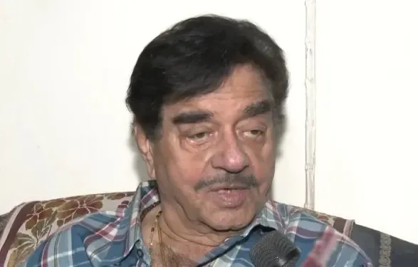 Shatrughan Sinha wishes PM Modi on eve of his 76th birthday, shares throwback photos
