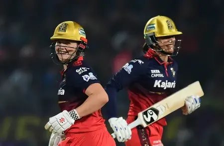 Karthik likens Mandhana's leadership to Dhoni's, praises her game-reading and team empowerment