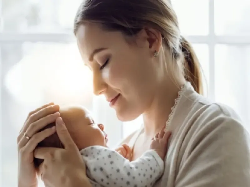 क्या शीत ऋतु में सिर्फ गर्म कपड़े ही जरूरी हैं? इन खास तरीकों से करें शिशु की देखभाल