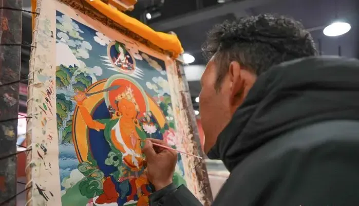 क्या ल्हासा में शीत्सांग ग्रामीण पुनर्जीवन उत्पाद प्रदर्शन केंद्र की शुरुआत हुई?