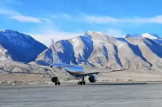 क्या शीत्सांग के आली के दो हवाई अड्डों ने इस साल 1.8 लाख से ज्यादा यात्रियों को सेवा दी?