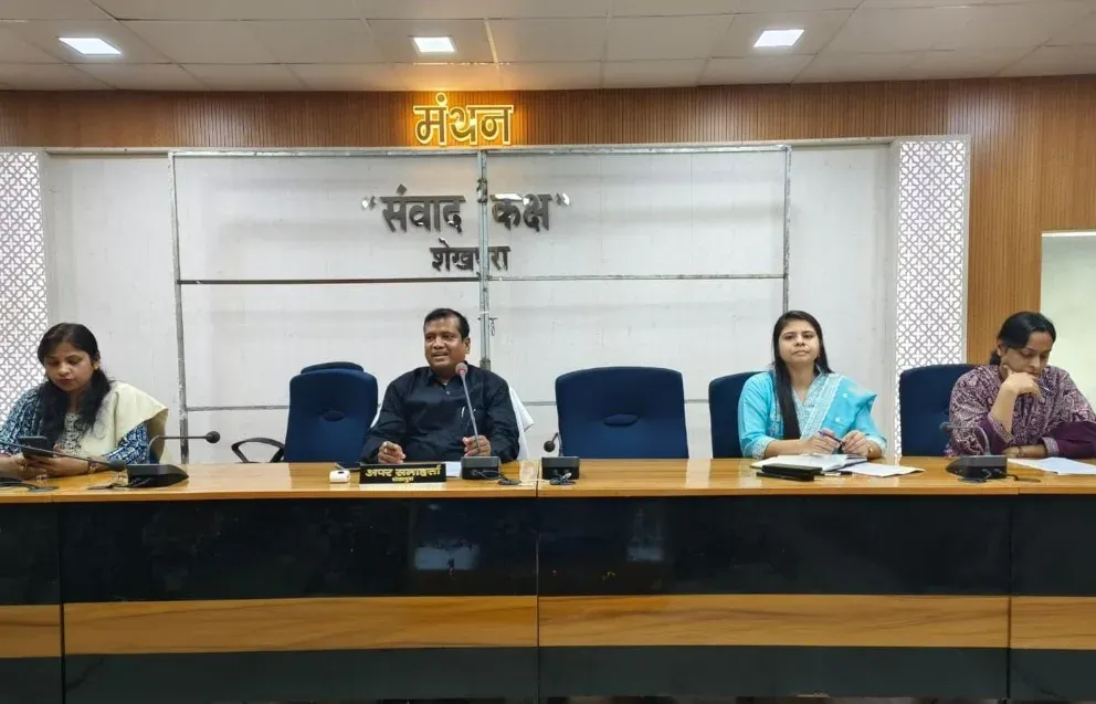 शेखपुरा में 'मिशन राशन कार्ड' अभियान: 26,595 वंचित परिवारों तक पहुँचेगा अनाज, 13 अगस्त तक रोज़ 209 कार्ड जारी होंगे