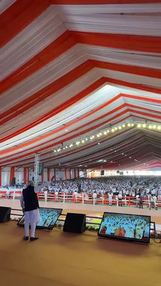 Shekhawat Hails PM Modi's Hydrogen Train Launch in Jind