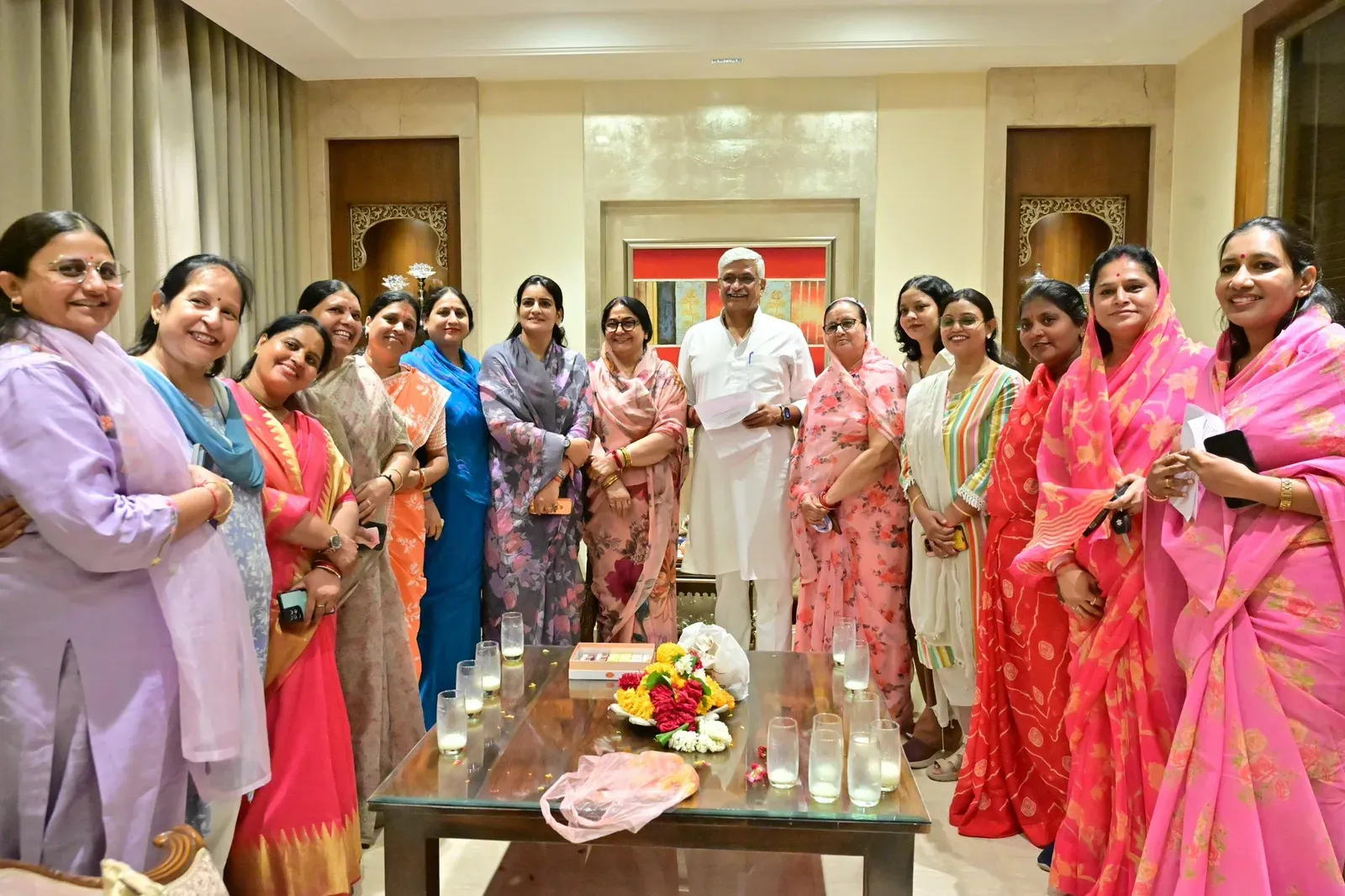 Shekhawat Hosts BJP Mahila Morcha Leaders at Jodhpur Residence