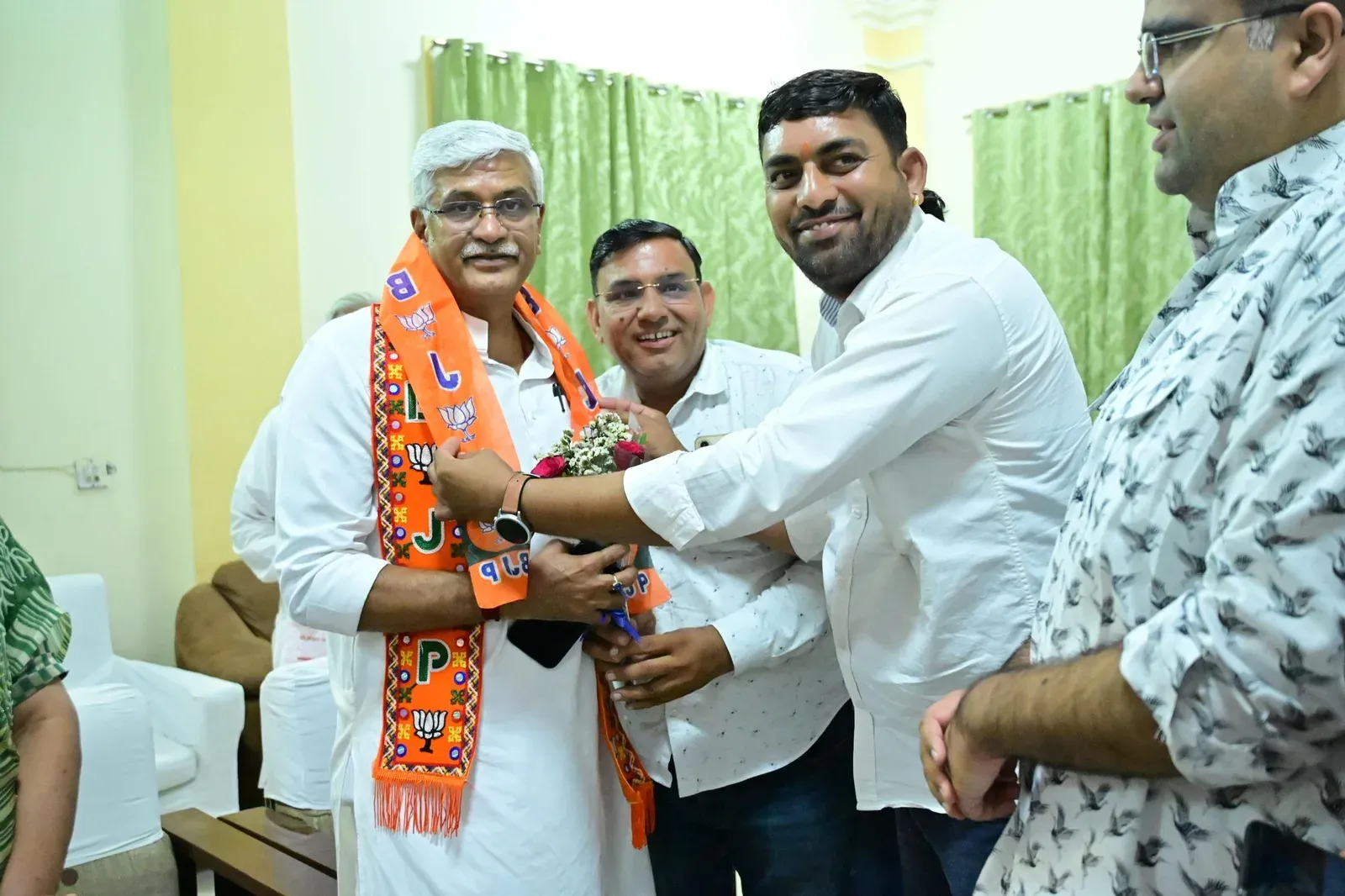Shekhawat Meets BJP Workers in Bikaner During Rajasthan Tour