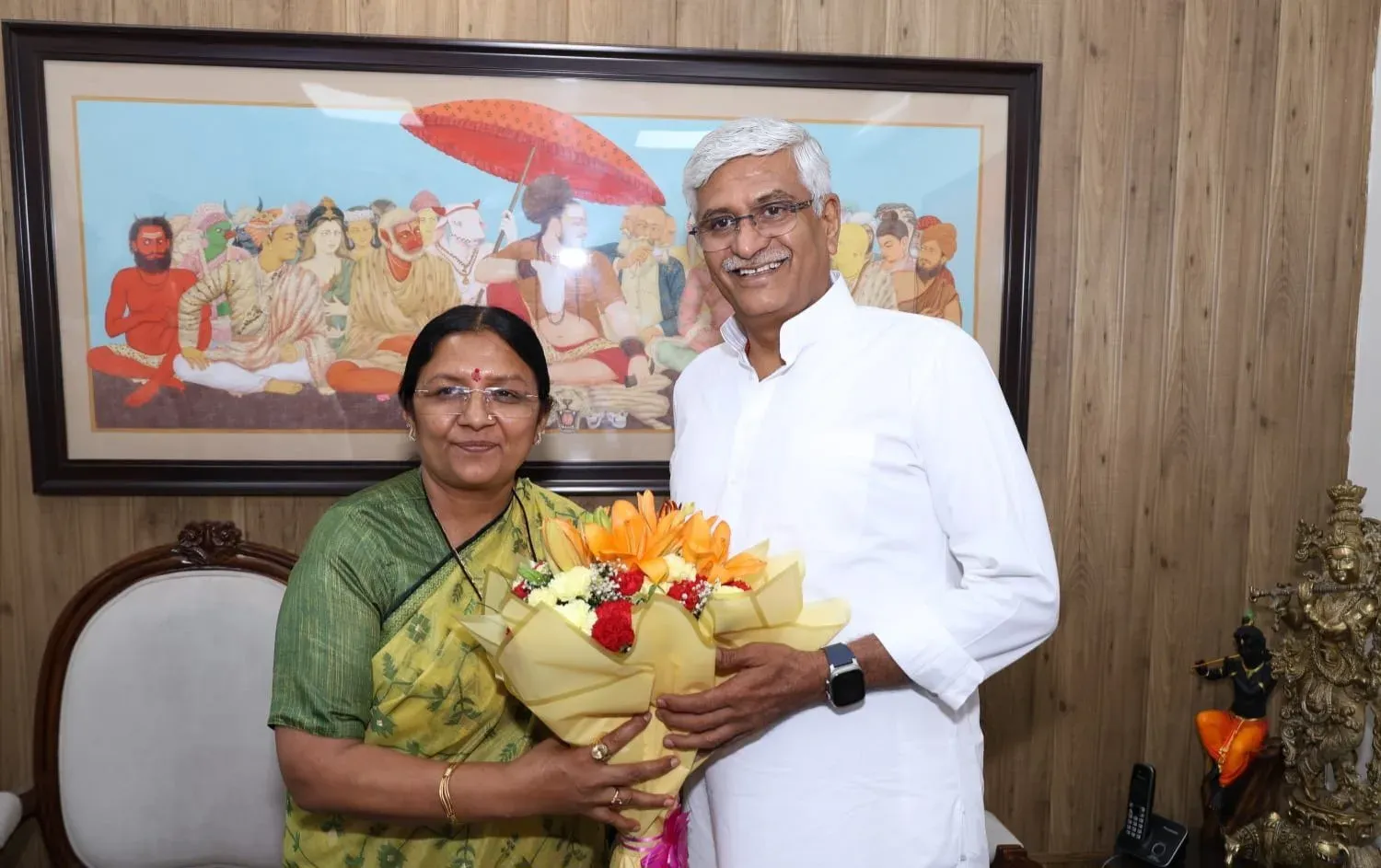 Shekhawat meets MoS Savitri Thakur at Delhi office