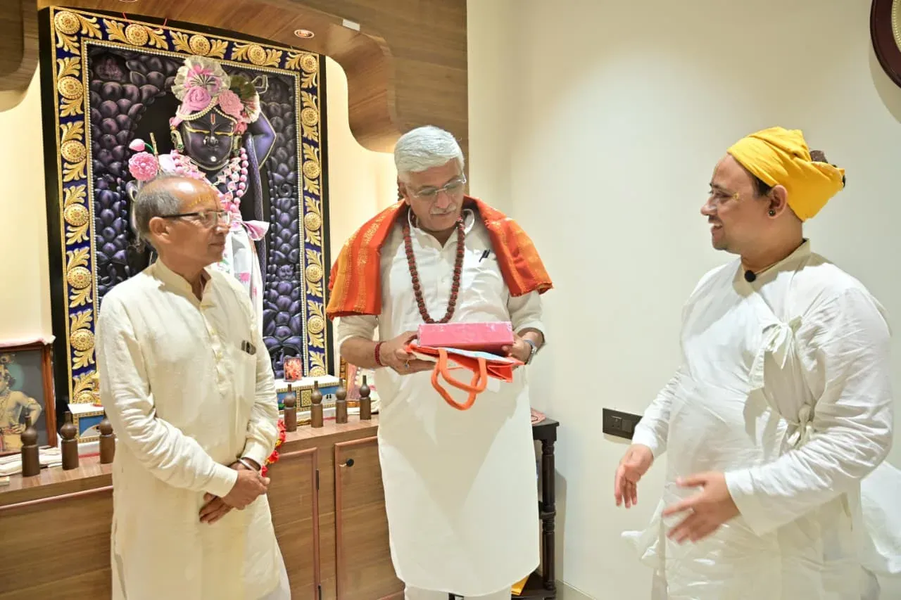 Shekhawat Meets Sant Balkrishna Ji in Jodhpur, Discusses Sanatan Dharma