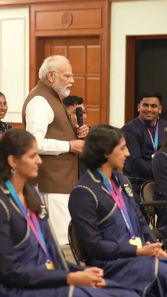 Shekhawat Moved by Mirabai Chanu's Tears at Tricolour