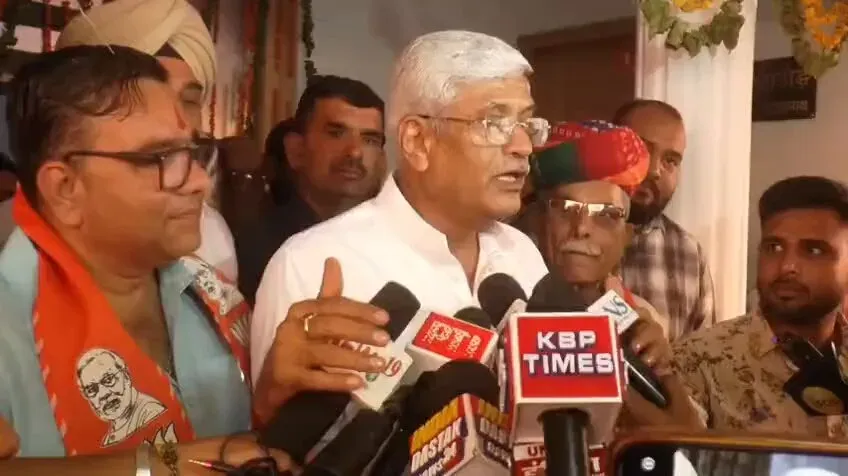 Shekhawat takes a dig at Gehlot over media visibility