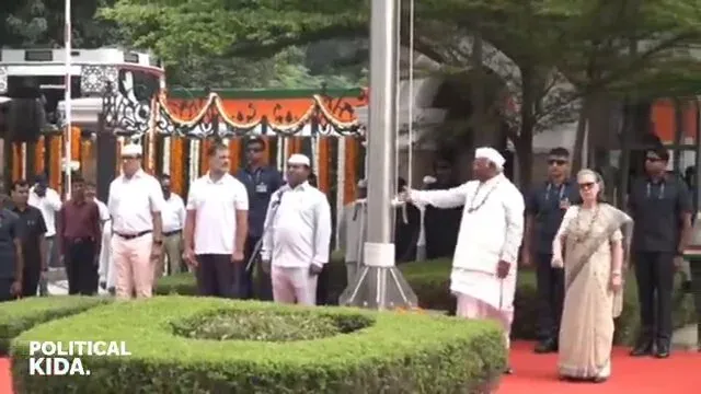 Shekhawat targets Congress over Vande Mataram on I-Day