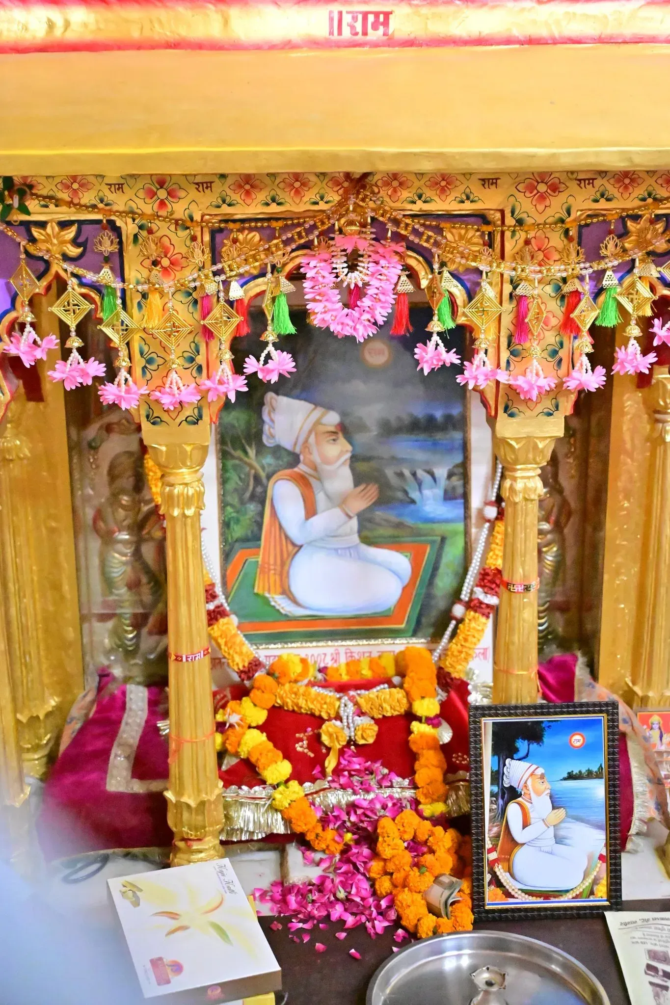 Shekhawat visits Sant Kishandas Ji's tapobhoomi in Tankla