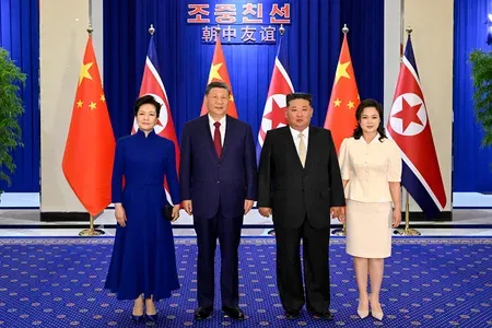शी चिनफिंग ने प्योंगयांग में किम जोंग उन के स्वागत भोज में भाग लिया, चीन-DPRK संबंधों को नई ऊंचाई देने का संकल्प