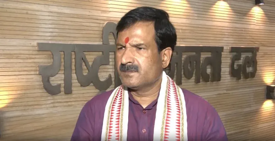 कोचिंग विवाद पर राजद नेता मृत्युंजय तिवारी बोले — CBI जांच हो, शिक्षा माफिया को संरक्षण किसका?