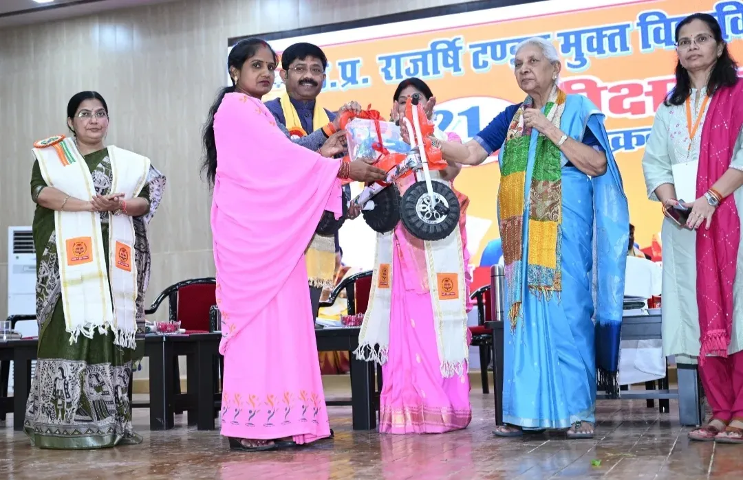 आनंदीबेन पटेल की अध्यक्षता में UPRTOU का 21वां दीक्षांत समारोह, 30,886 उपाधियाँ DigiLocker पर जारी