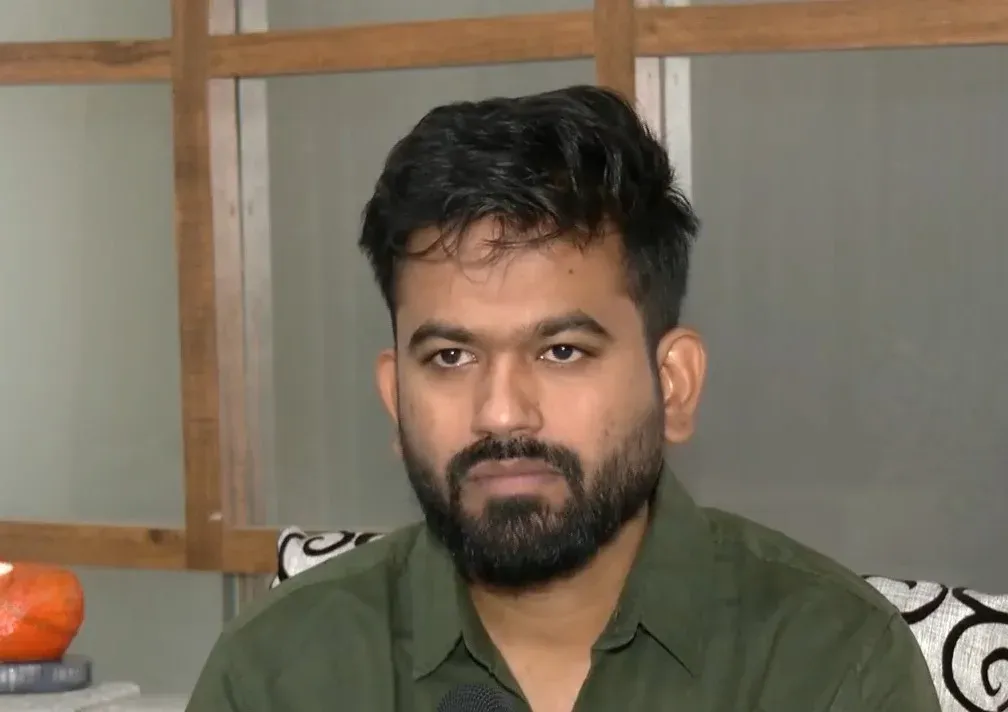 अभिजीत दिपके: शिक्षा का कोई मुद्दा उठे, कॉकरोच जनता पार्टी छात्रों के साथ खड़ी रहेगी