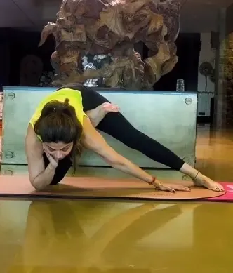 क्या शिल्पा शेट्टी ने कूल्हों और जांघों को लचीला बनाने के लिए दिए टिप्स?