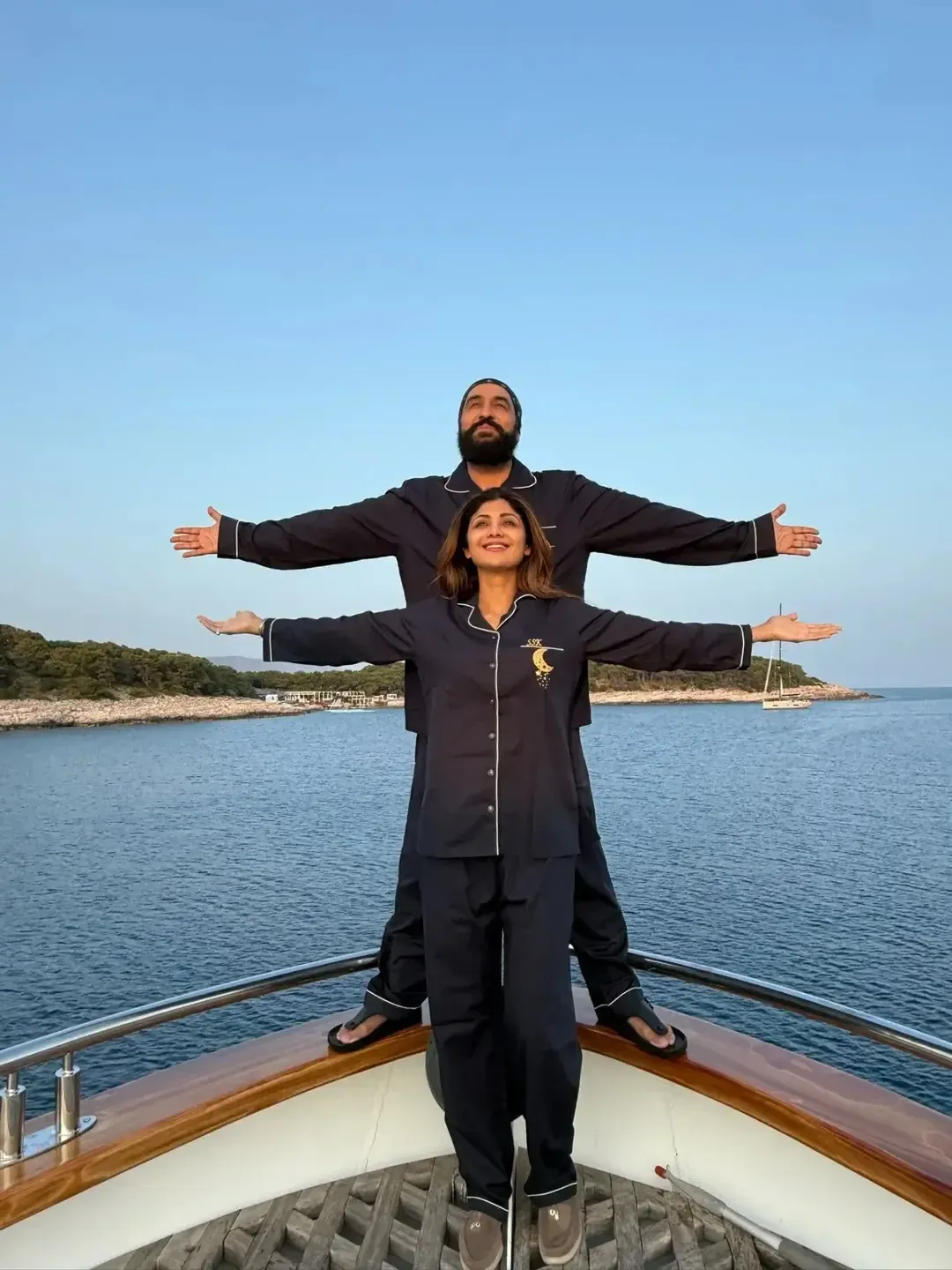 Did Shilpa Shetty Just Recreate the Iconic 'Titanic' Pose with Raj Kundra?