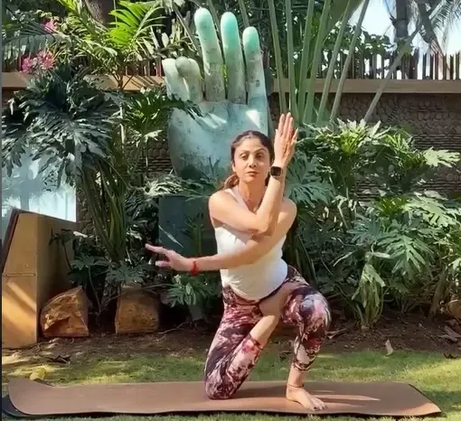 Shilpa Shetty's Yoga Wisdom: Mastering Vatayansana to Conquer Mondays