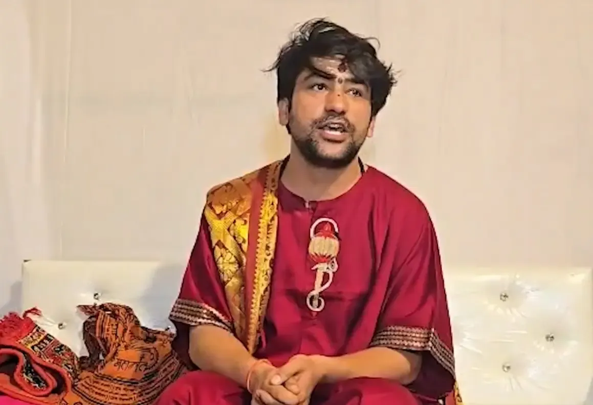 शिवाजी महाराज विवाद: धीरेंद्र शास्त्री बोले — 'सम्मान में कहा था, साजिश से काटा गया संदर्भ'