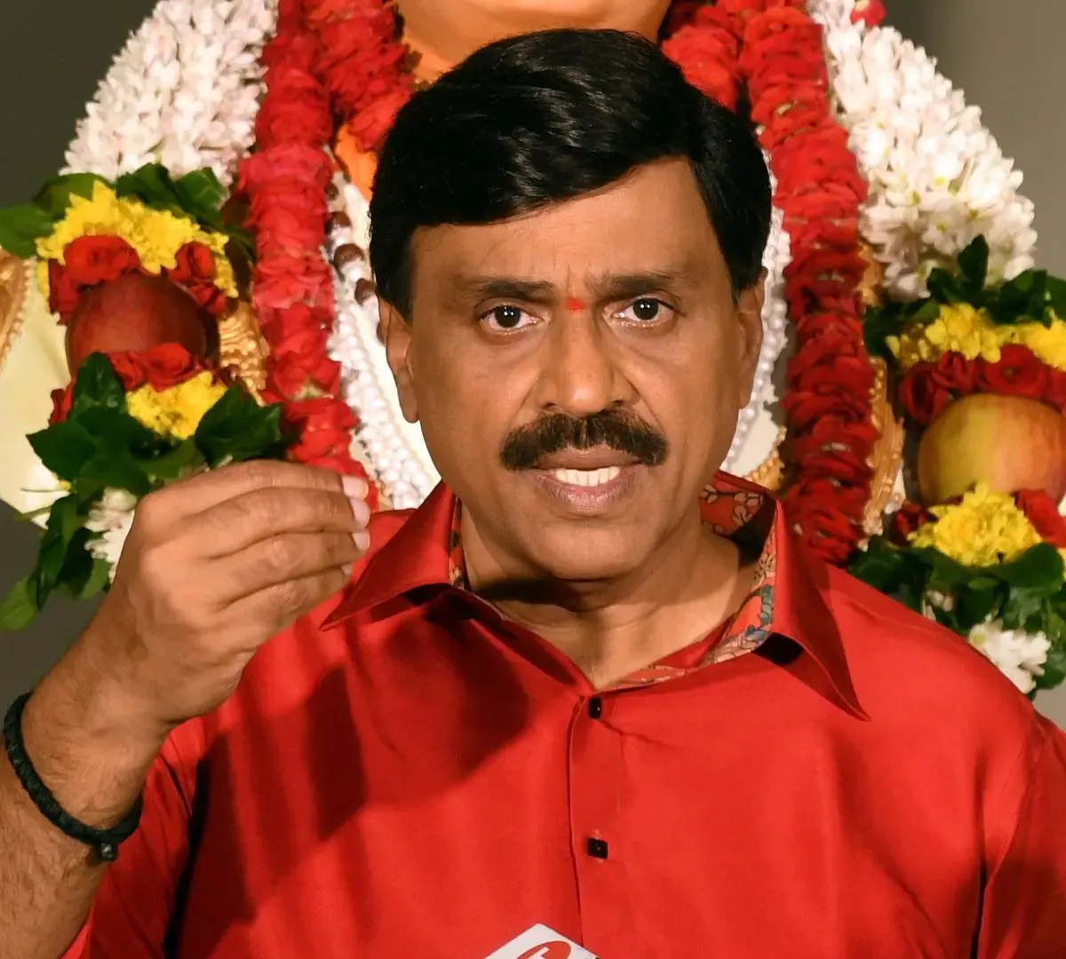 Shivakumar Attempts to Convince BJP Leader Sriramulu to Switch to Congress: MLA Janardhana Reddy