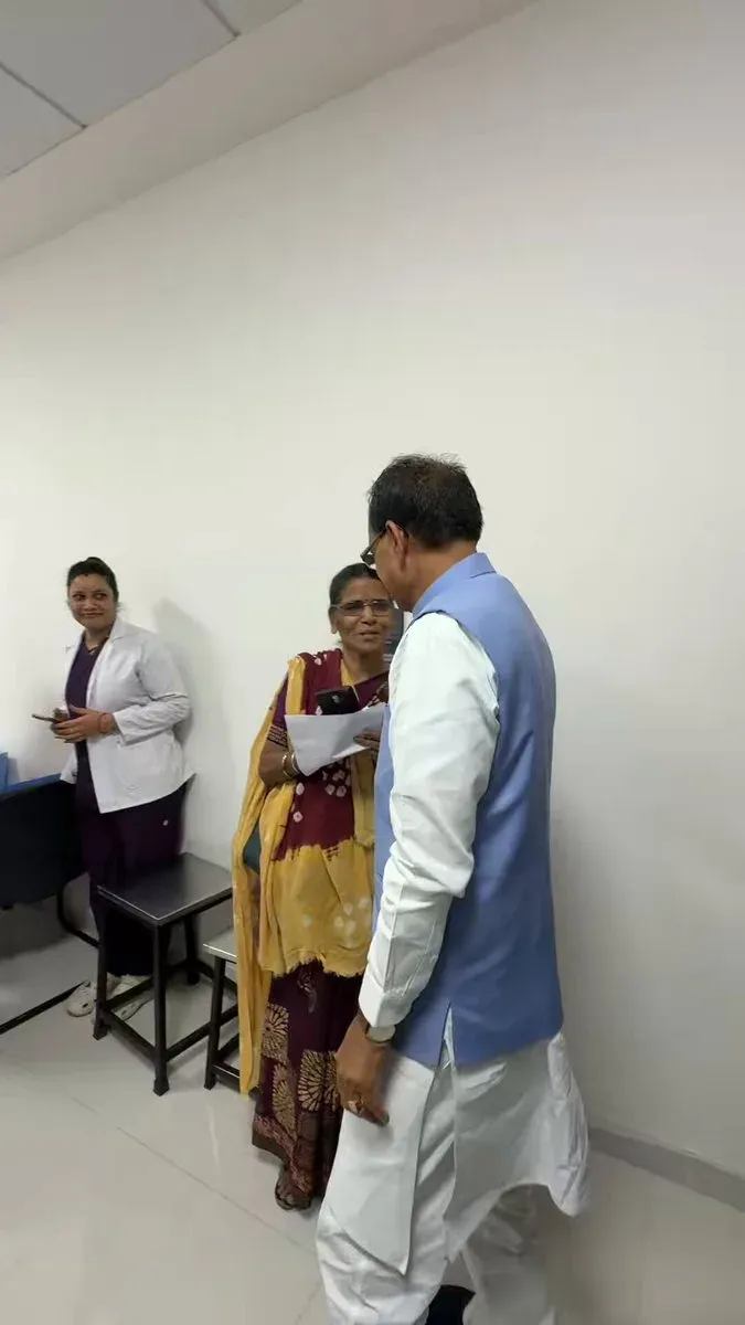 Shivraj Flags Day-2 of Health Camp in Vidisha