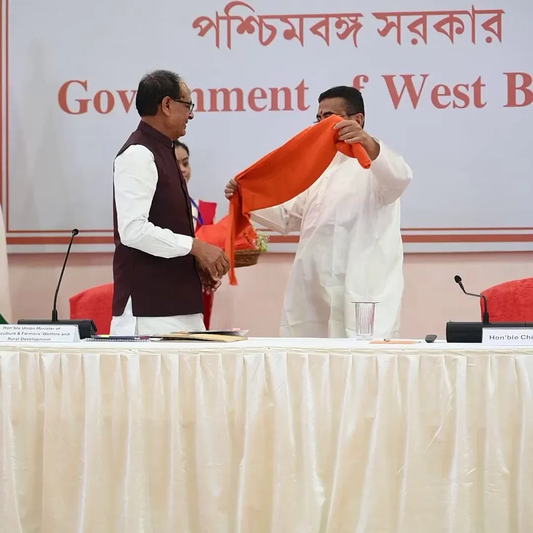 Shivraj Reviews Bengal's Farm & Rural Schemes in Kolkata