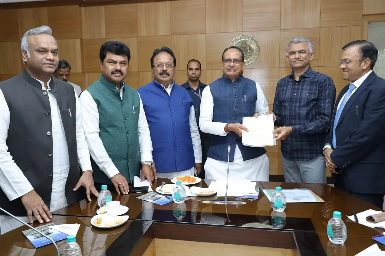 Shivraj Singh Chouhan Pledges Full Support to Karnataka