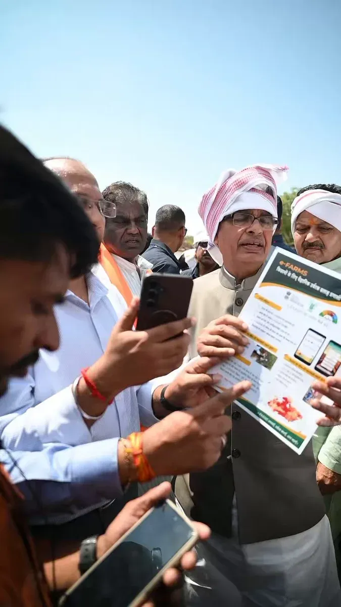 Shivraj Singh Chouhan backs E-FARMS app to cut fertiliser overuse