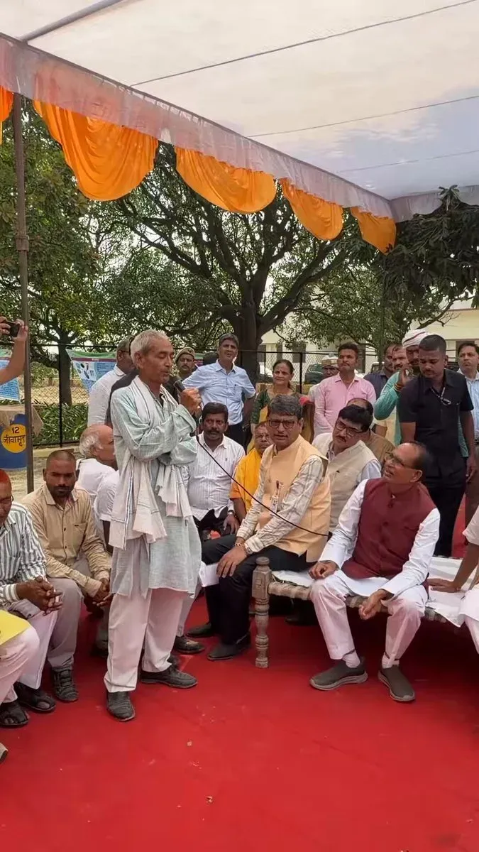 Shivraj Singh Chouhan Holds Kisan Chaupal in Ayodhya Under Khet Bachao Abhiyan