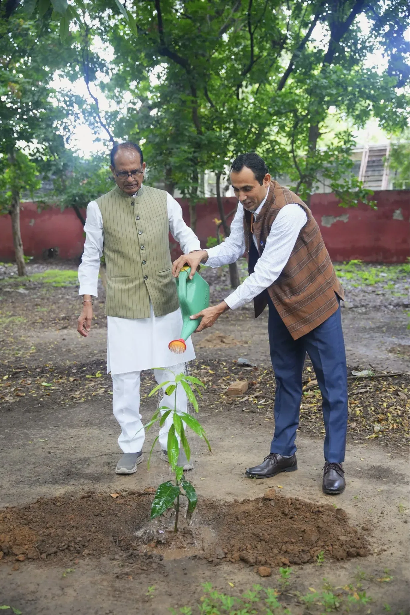 Shivraj Singh Chouhan plants sapling in Delhi, invites India to join #OnePlantADay