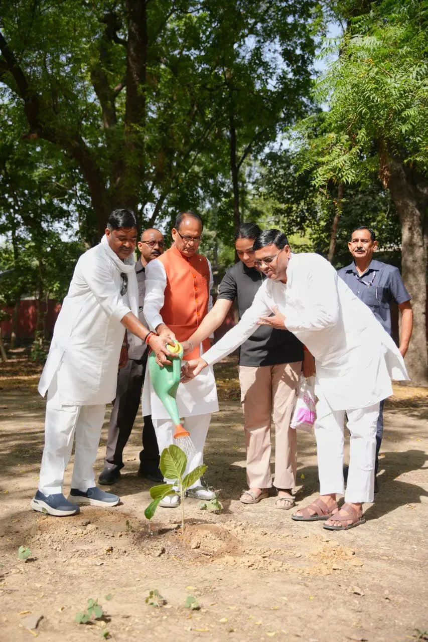 Shivraj Singh Chouhan plants sapling in Delhi, launches 'Shiv Vriksh Mitra' drive
