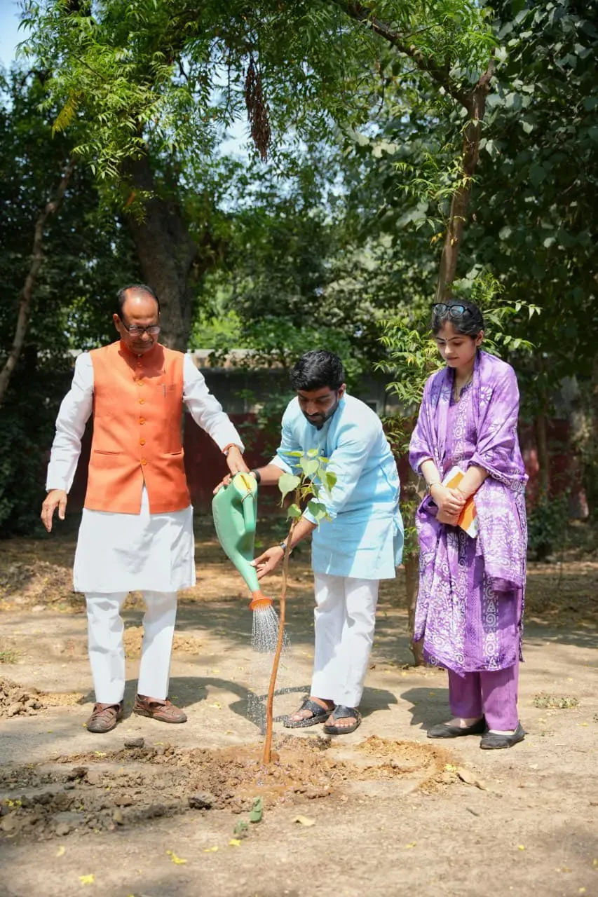Shivraj Singh Chouhan Plants Sapling in Delhi, Urges Daily Pledge