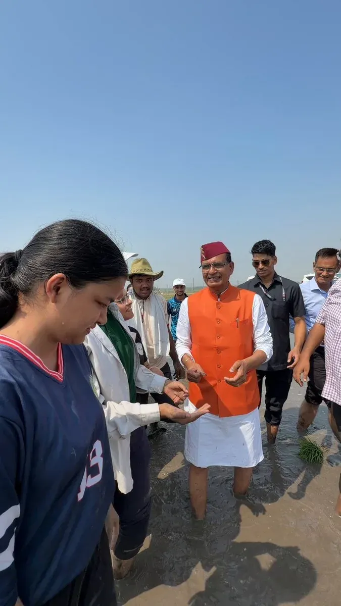 Shivraj Singh Chouhan Pledges to Protect Soil Health, Boost Organic Carbon