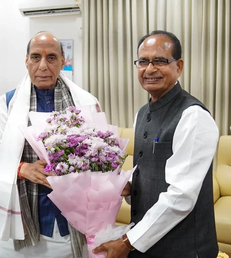 Shivraj Wishes Rajnath Singh on Birthday